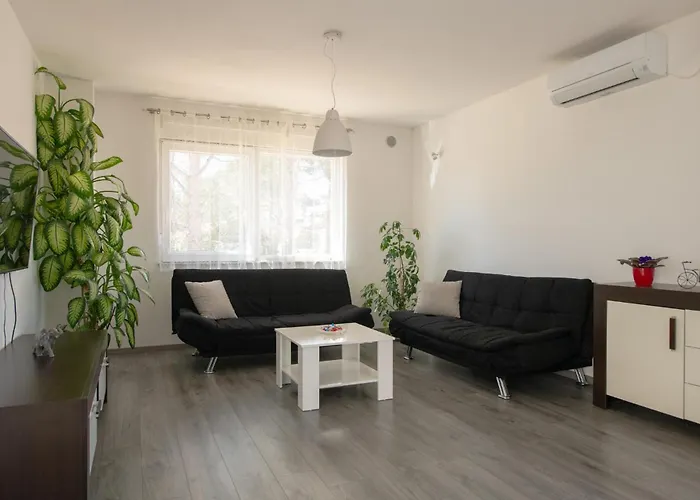 بيت للعطل In With Kitchen