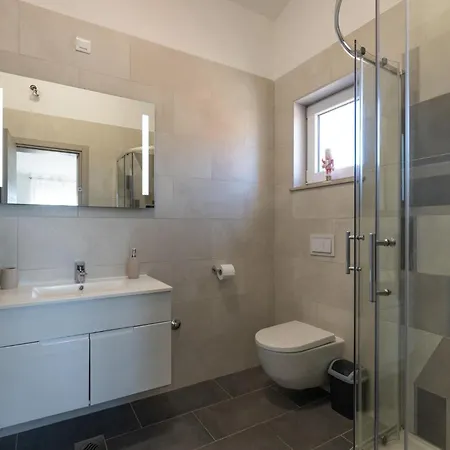 In Vodnjan With Kitchen * Mednjan